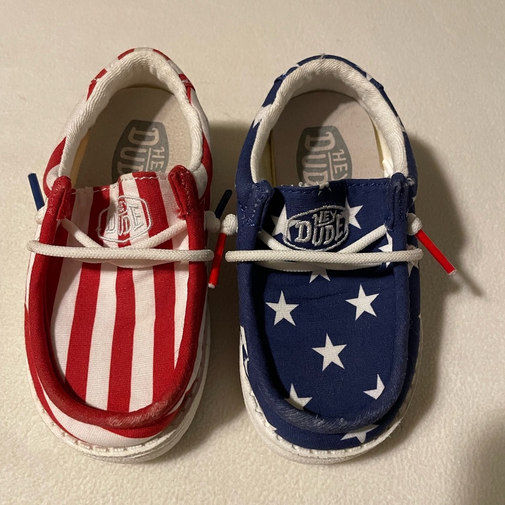 Hey Dude Kids Red and Blue Star Stripe Shoes sz k7